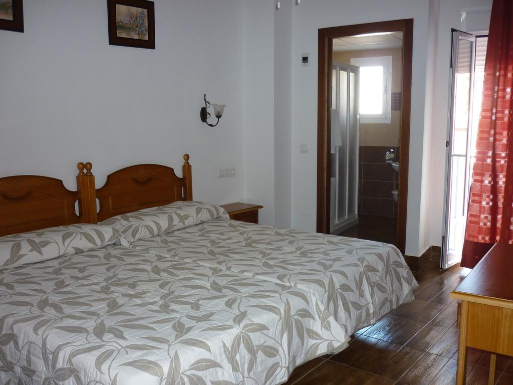 Hotel Las Flores Tolox Room photo